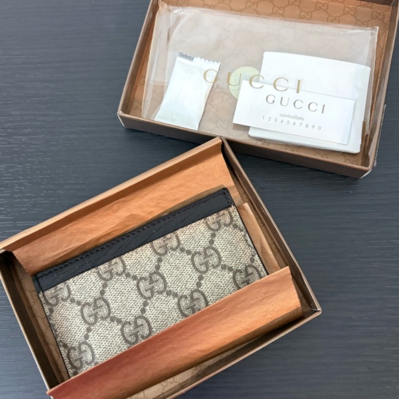 GUCCI GG Supreme Canvas w Leather trim compact card holder beige/ebony - Picture 5 of 15